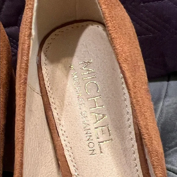Michael Shannon Tan Suede Block Heels - Picture 2 of 4